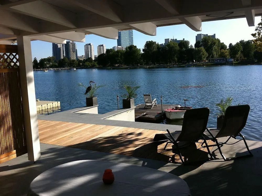 Ajo Vienna Beach - Contactless Check-In 0*,