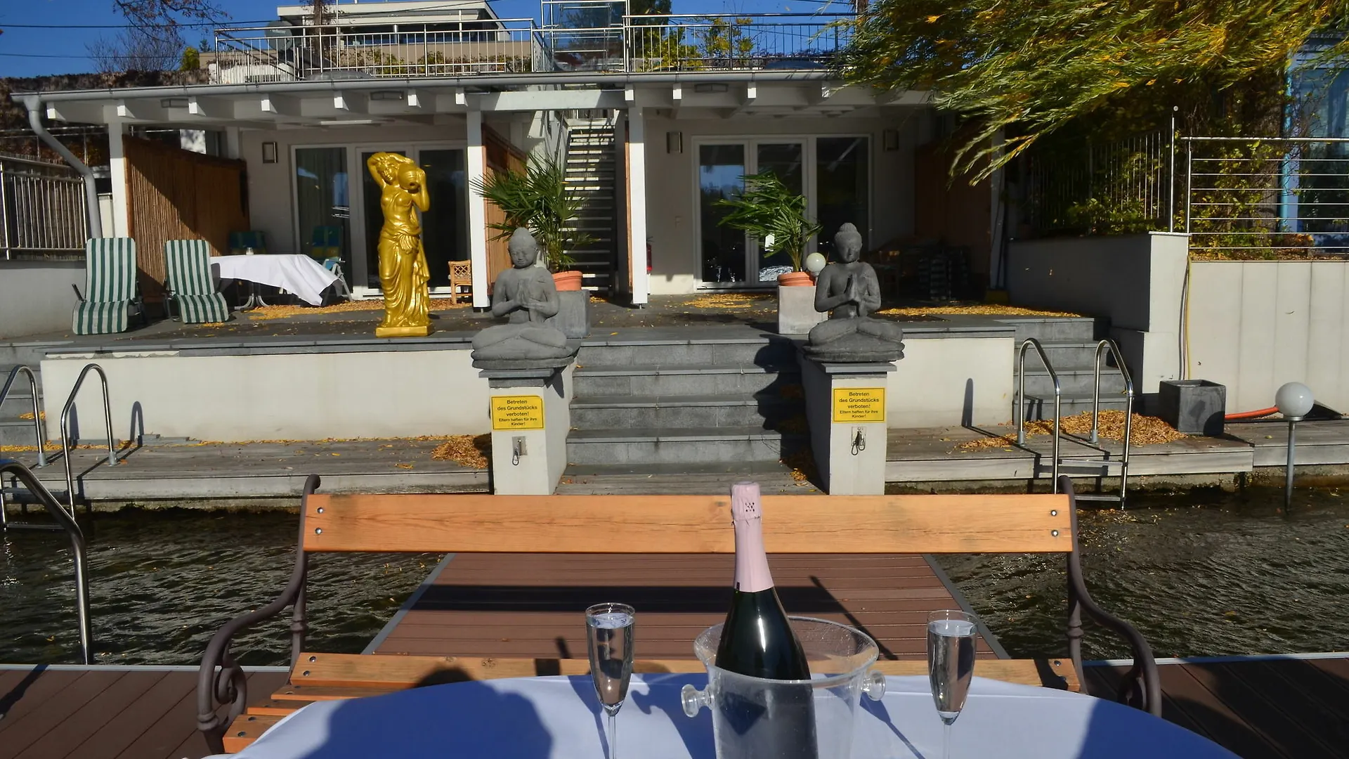Ajo Vienna Beach - Contactless Check-In Austria