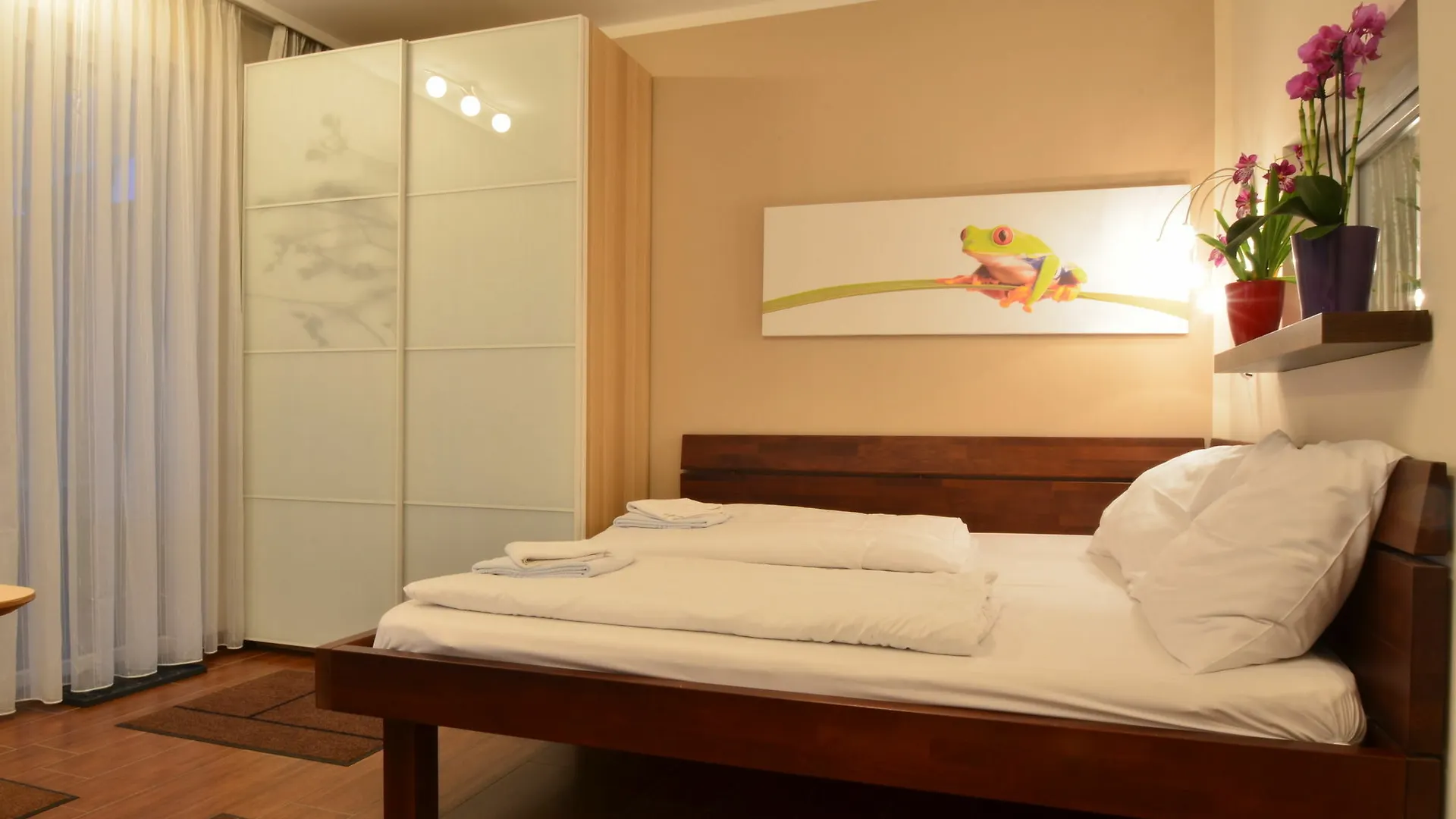 Ajo Vienna Beach - Contactless Check-In Apartment