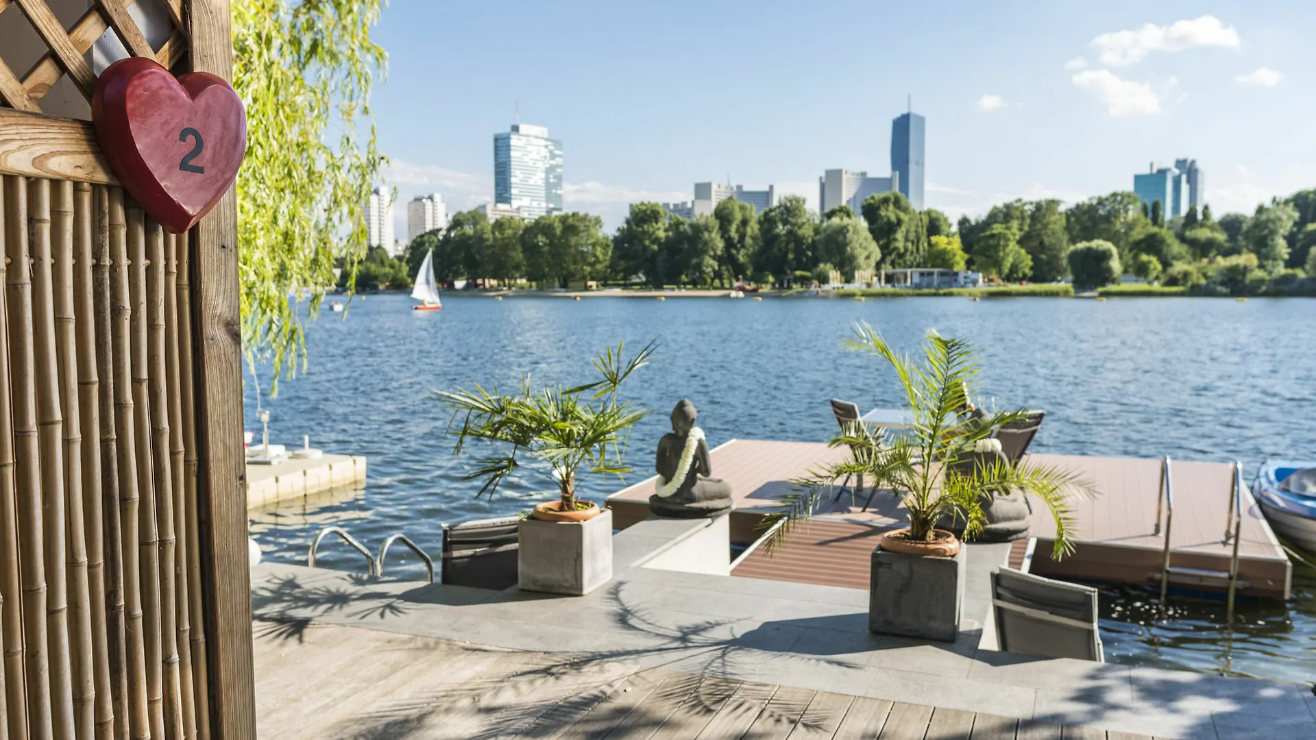 Ajo Vienna Beach - Contactless Check-In