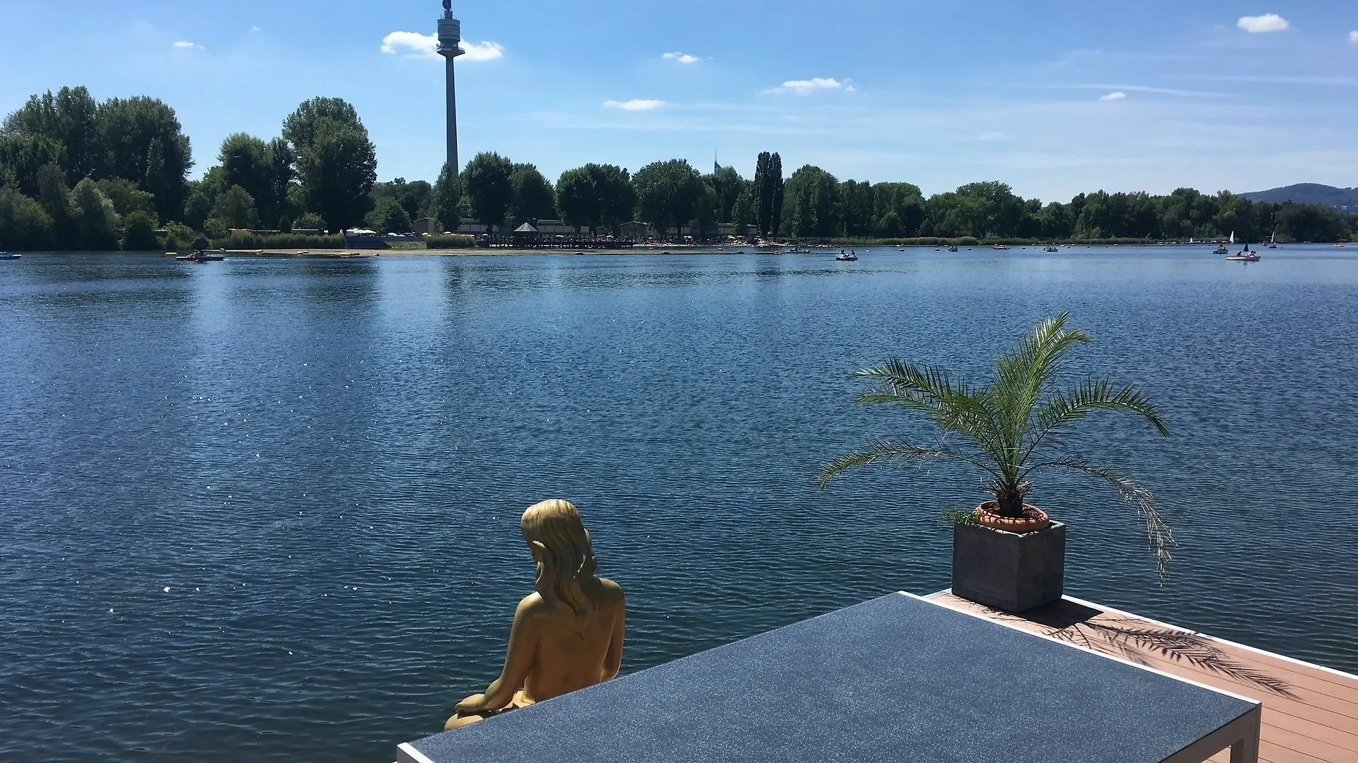 Ajo Vienna Beach - Contactless Check-In Austria