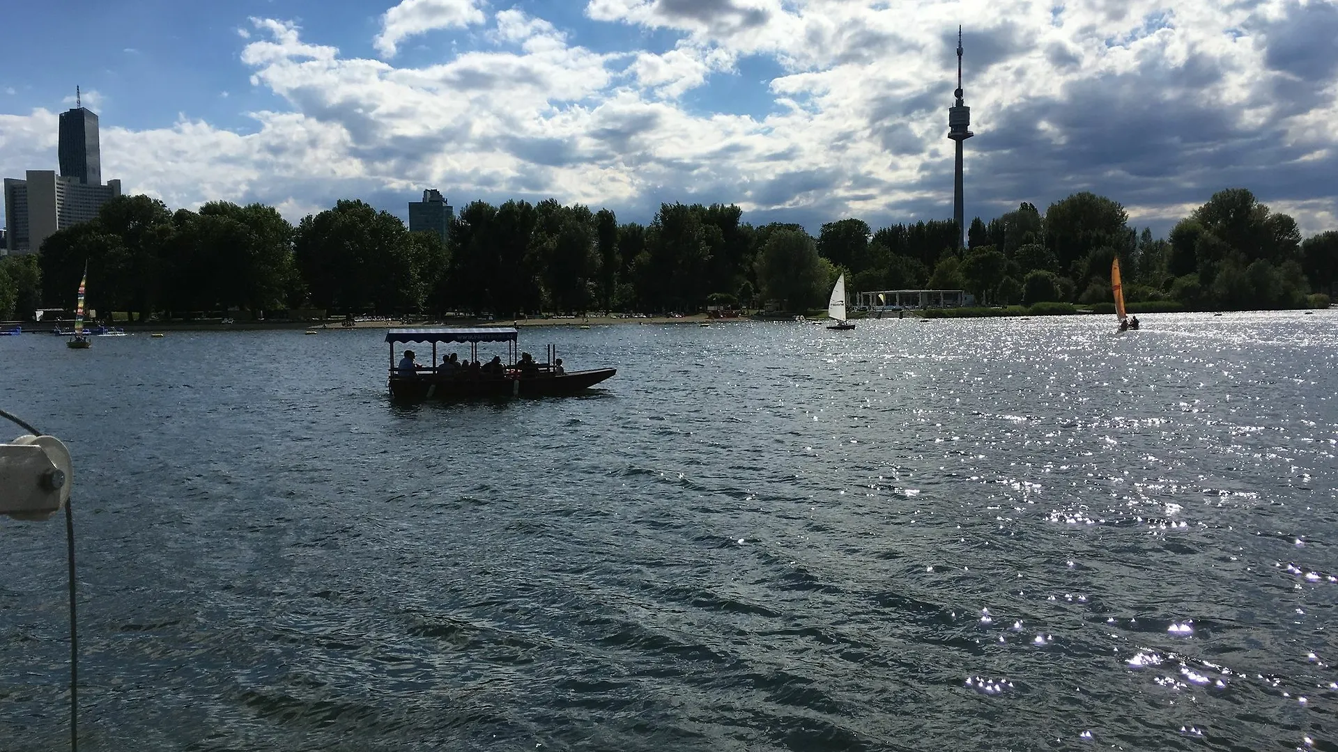Ajo Apartments - Alte Donau Waterfront - Self-Check-In Austria