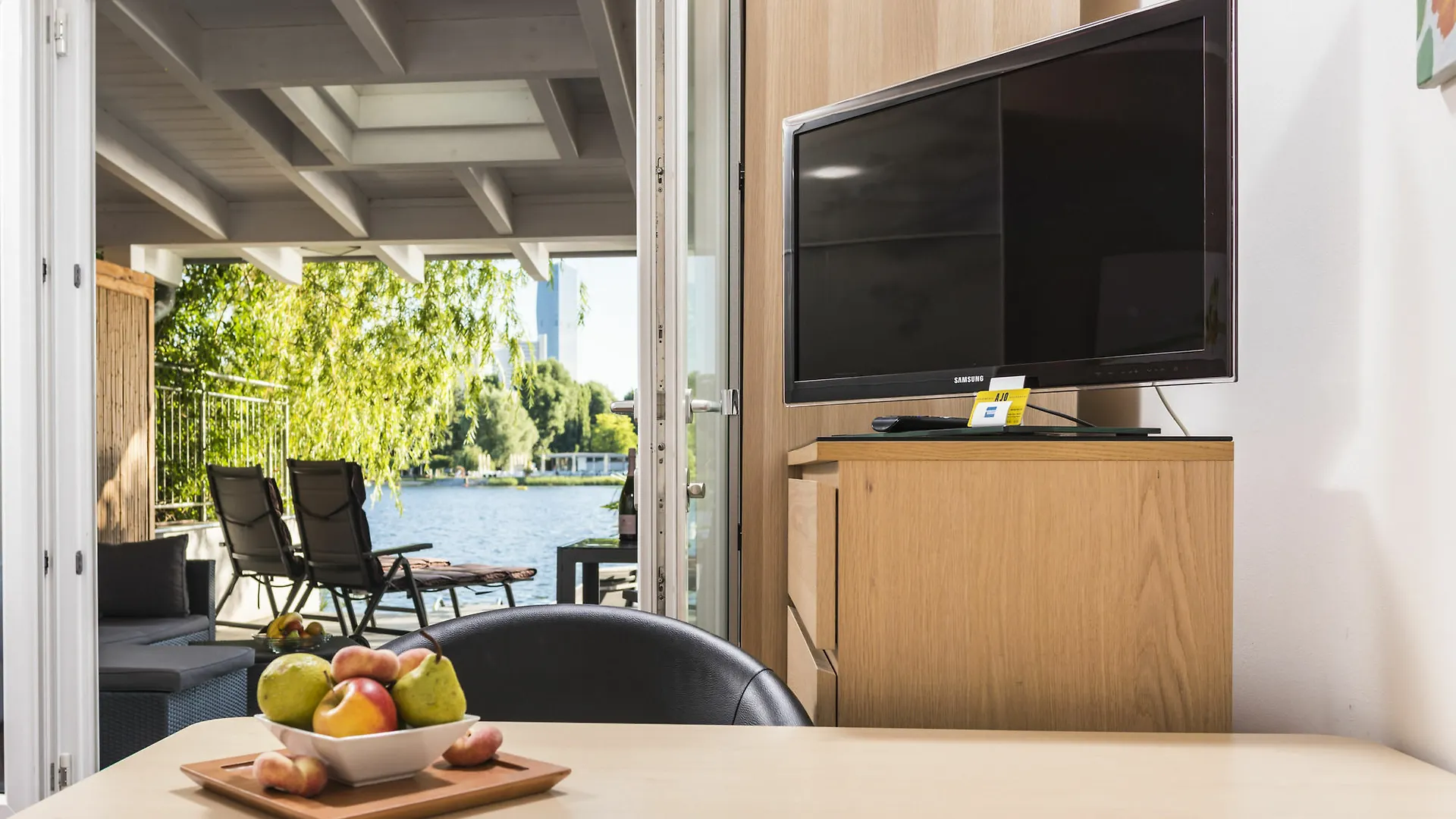 Ajo Apartments - Alte Donau Waterfront - Self-Check-In 0*, Vienna Austria
