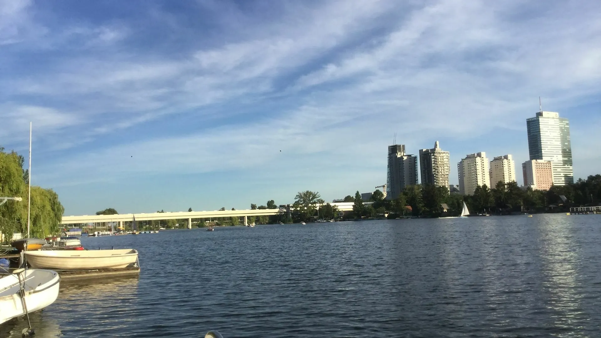 Ajo Apartments - Alte Donau Waterfront - Self-Check-In Austria