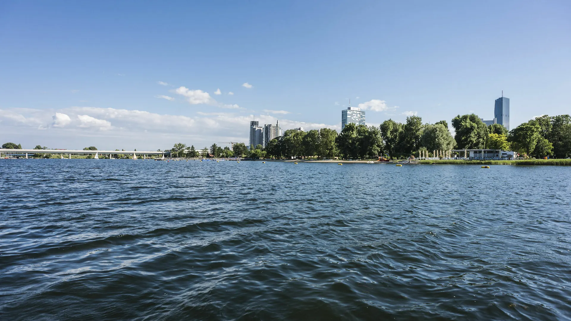 Ajo Apartments - Alte Donau Waterfront - Self-Check-In 0*, Vienna
